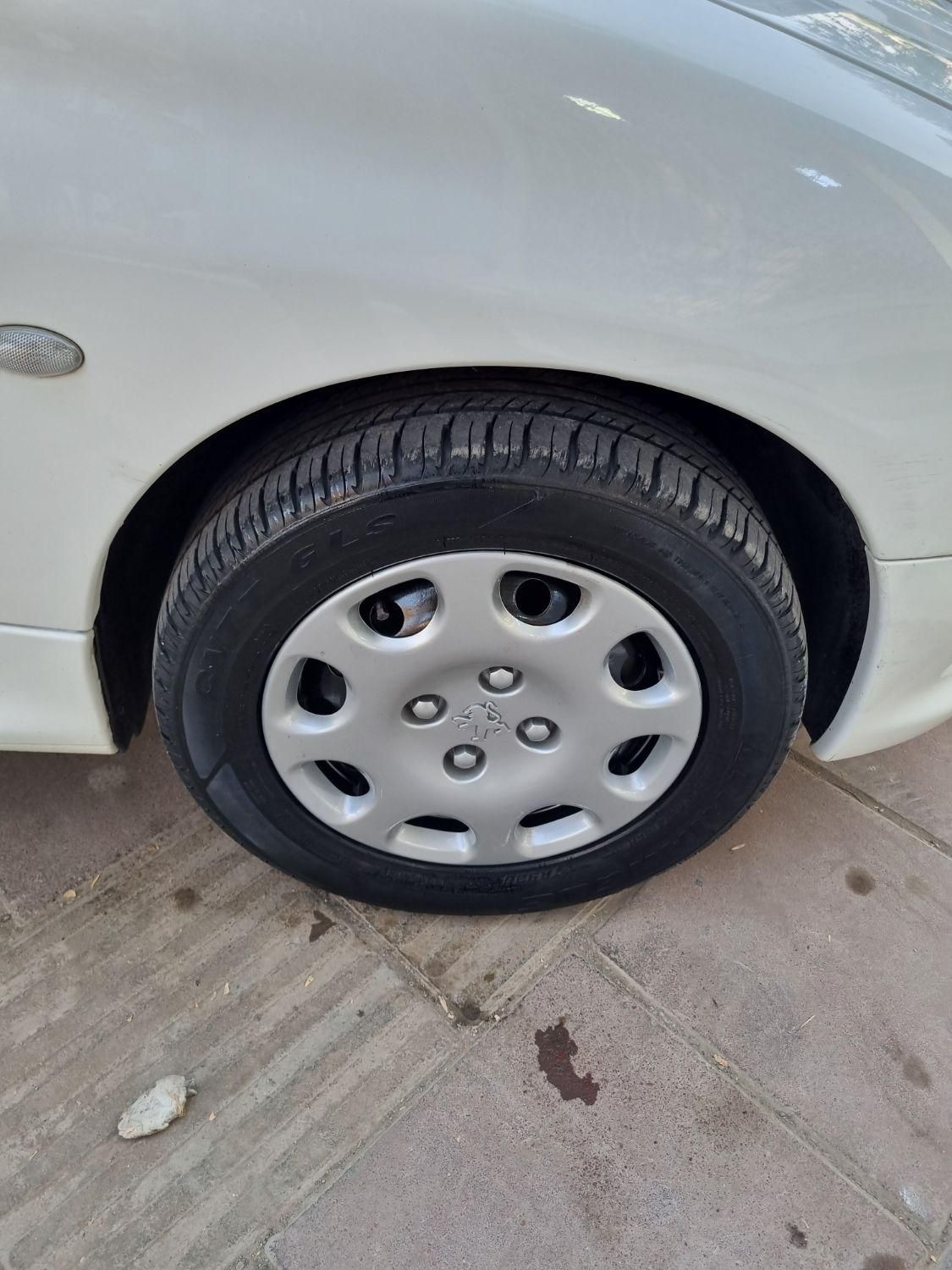 پژو ۲۰۶ صندوق دار v8 - 1396