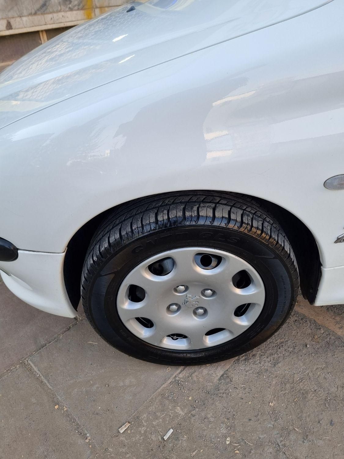 پژو ۲۰۶ صندوق دار v8 - 1396