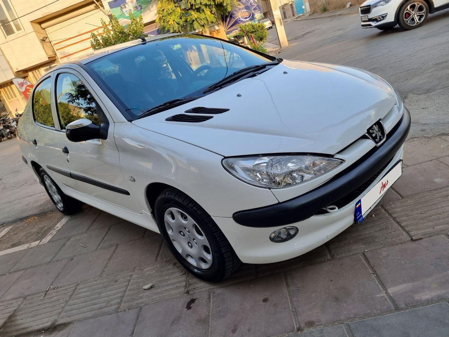 پژو ۲۰۶ صندوق دار v8 - 1396