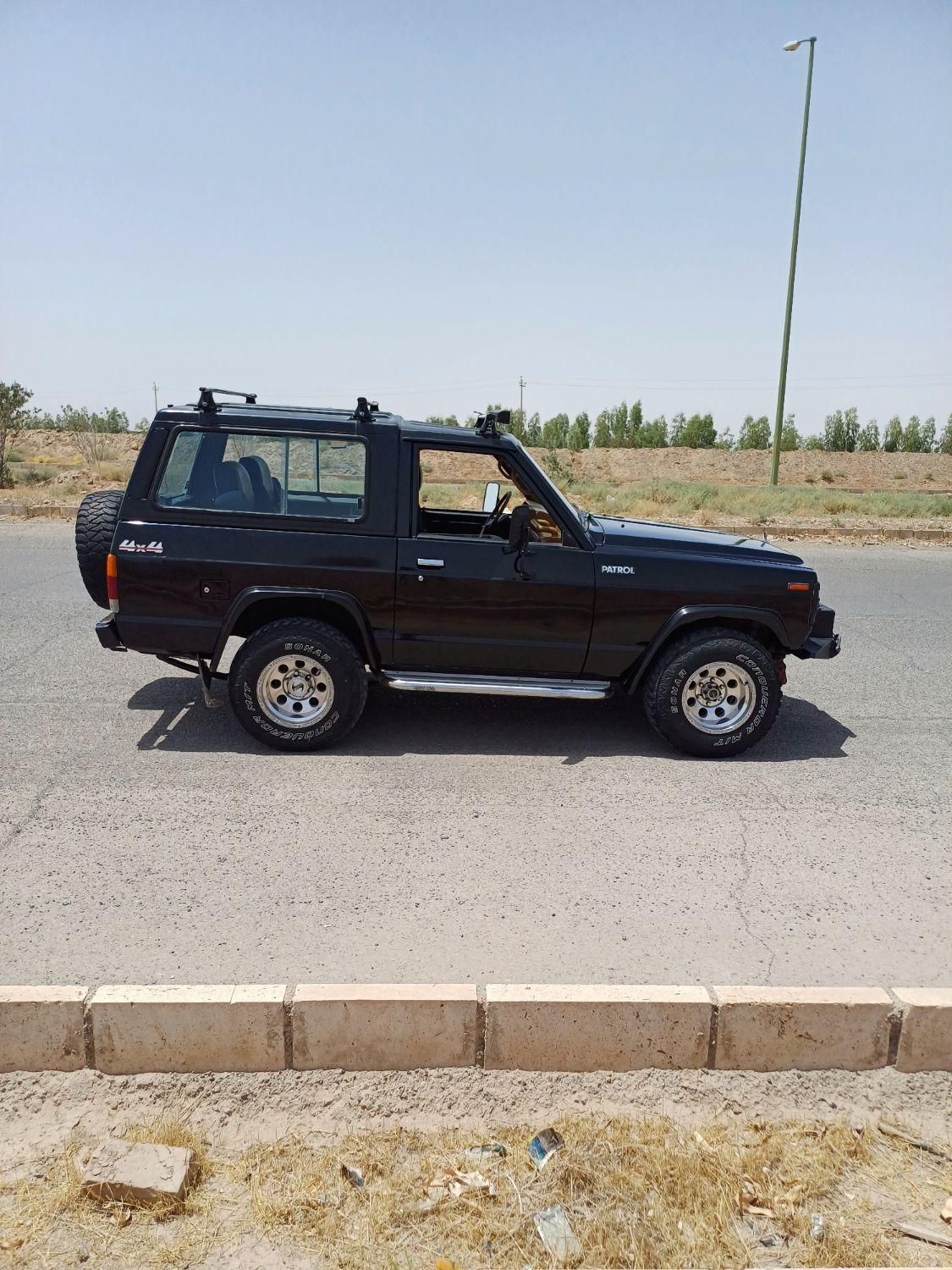نیسان پاترول دو درب دنده‌ای - 1998