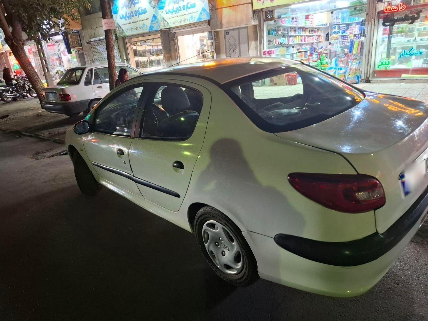 پژو ۲۰۶ صندوق دار v8 - 1390