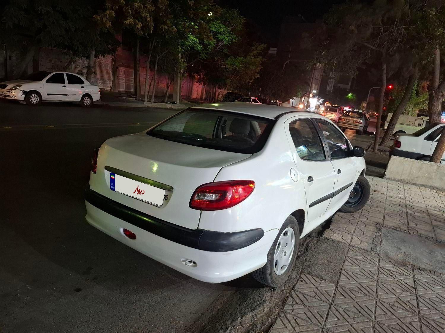 پژو ۲۰۶ صندوق دار v8 - 1390