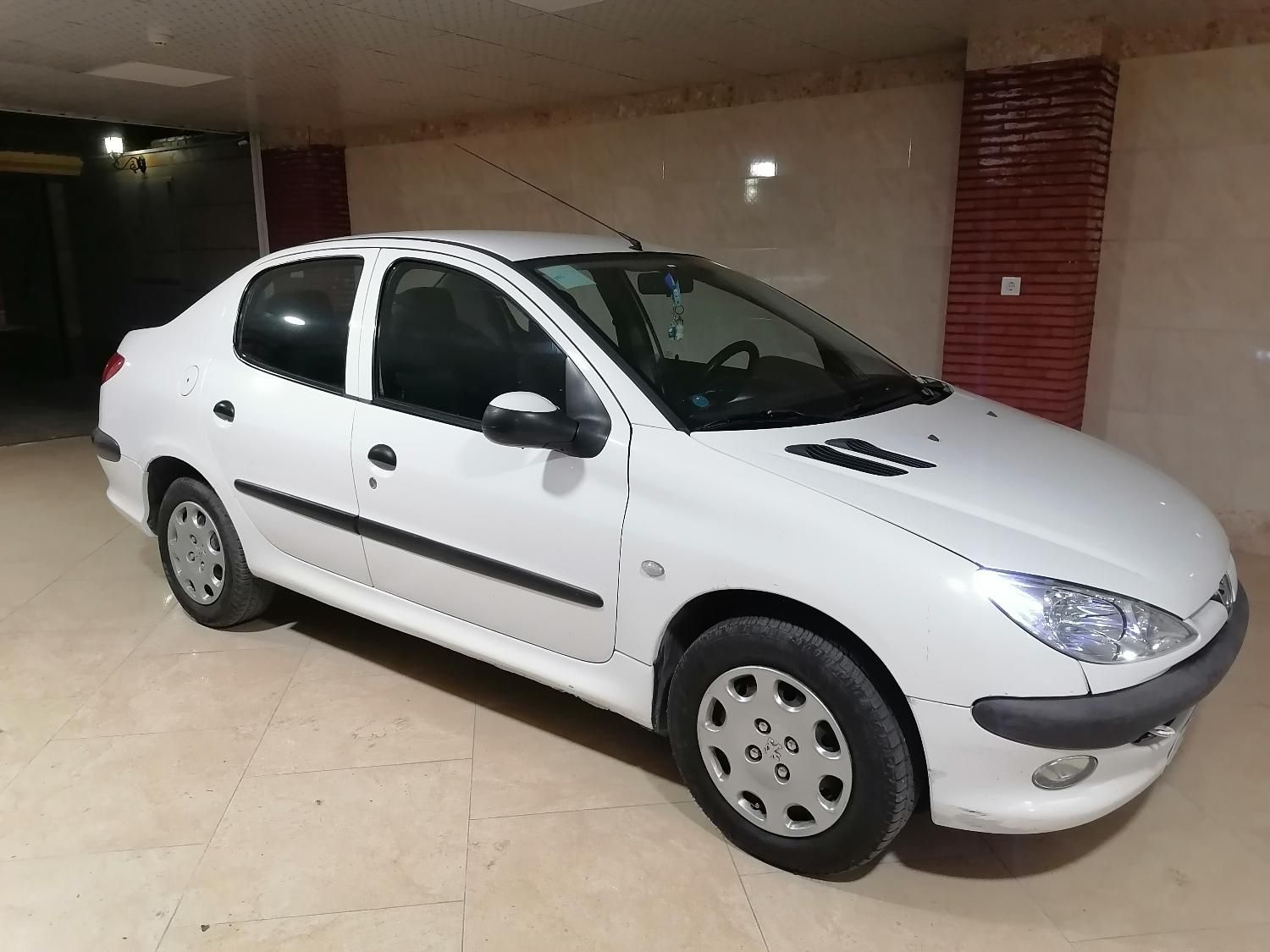پژو ۲۰۶ صندوق دار v8 - 1394