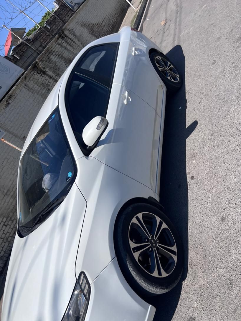 کیا سراتو 2.0 لیتر اتوماتیک GT لاین - 2010