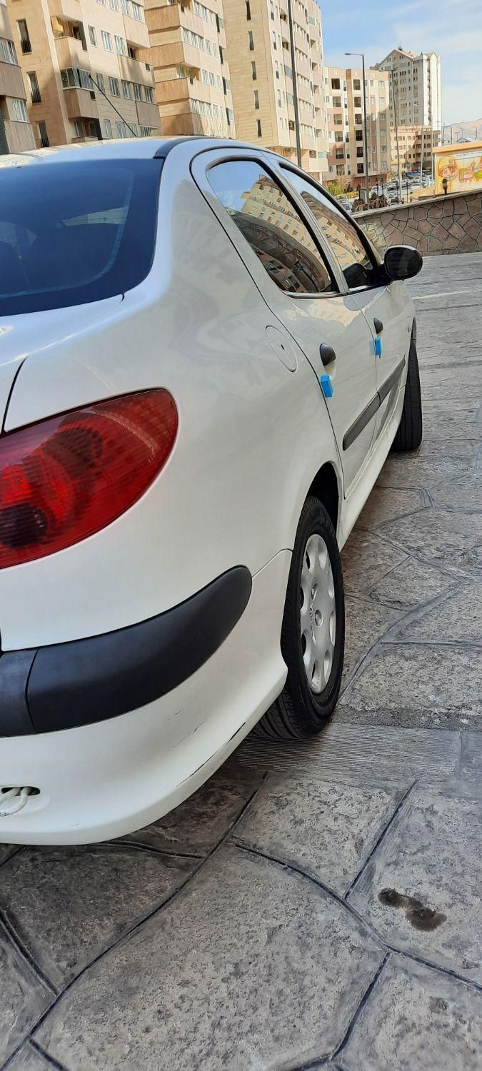 پژو ۲۰۶ صندوق دار v8 - 1399
