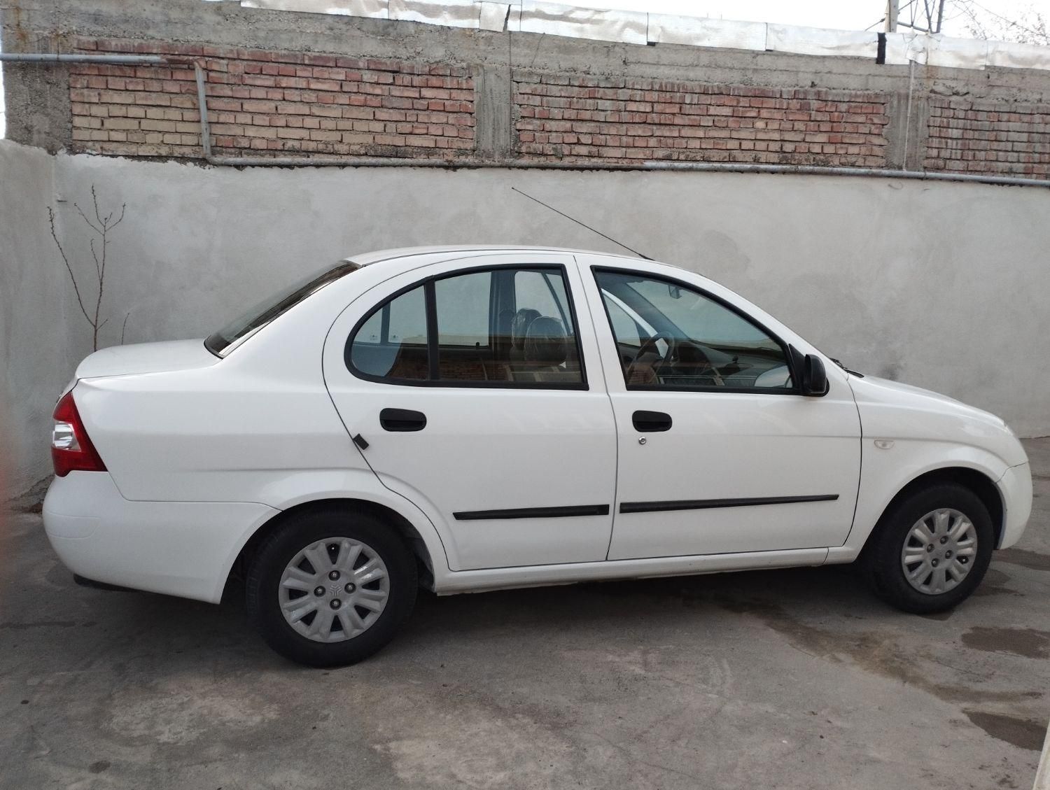 تیبا صندوق دار SX - 1400