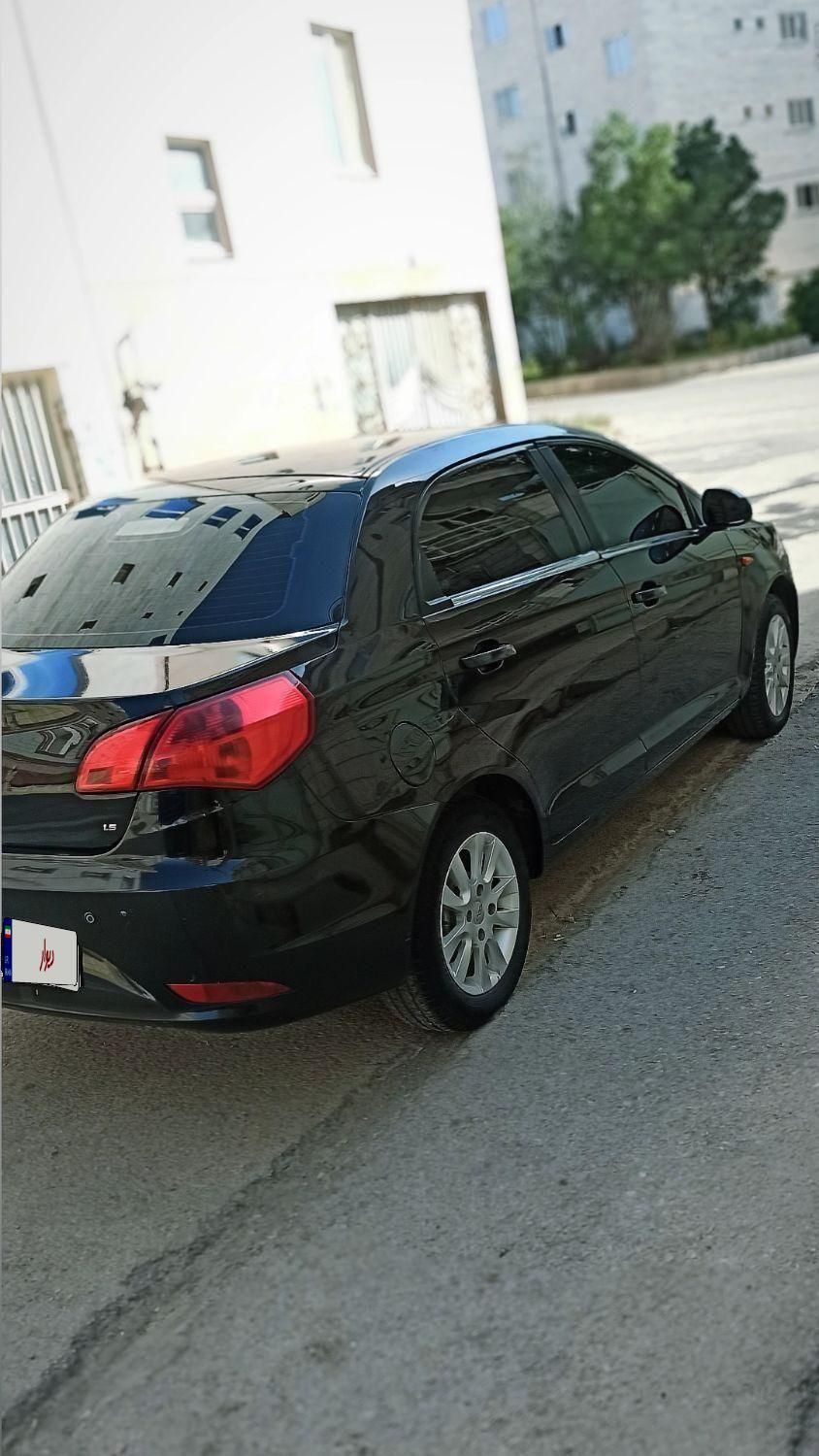 ام وی ام 315 صندوقدار اسپرت دنده‌ای - 1394