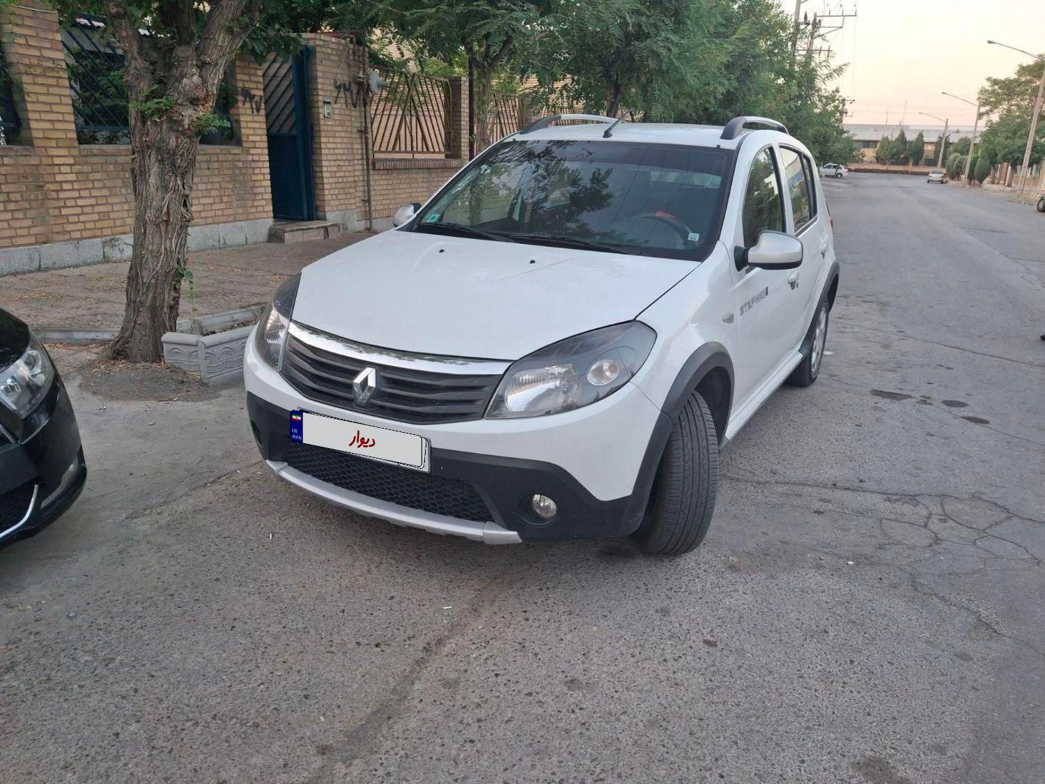 رنو ساندرو دنده ای - 1397
