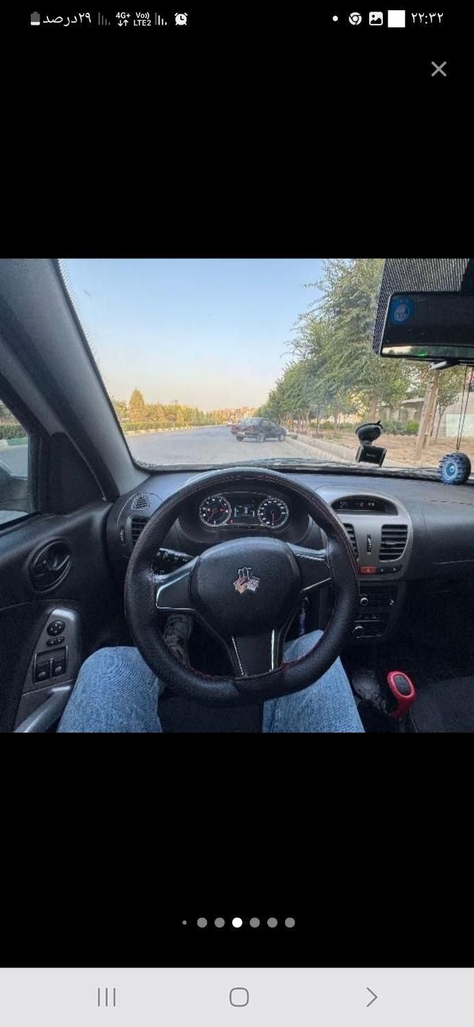 کوییک R دنده‌ای - 1403
