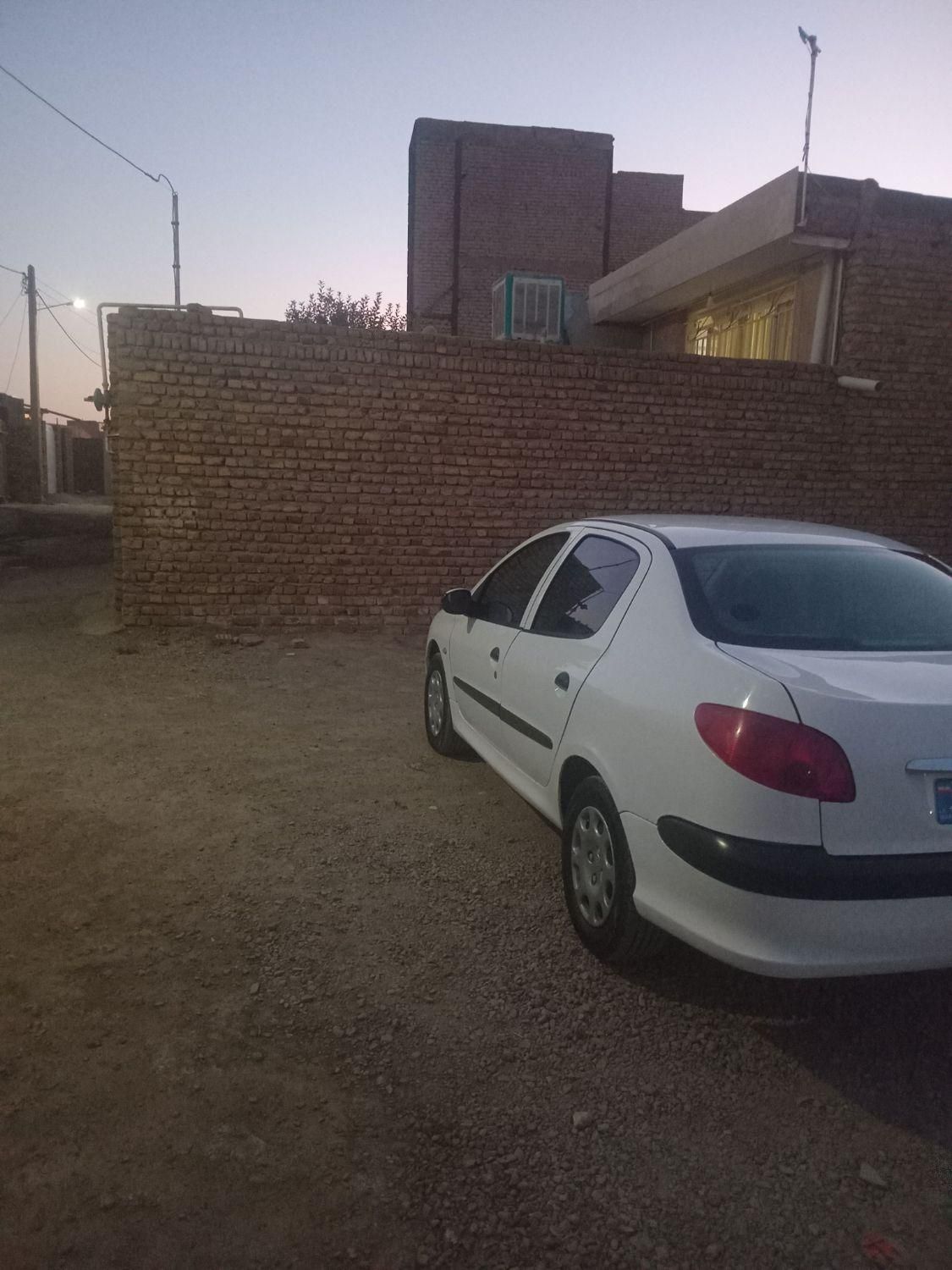 پژو ۲۰۶ صندوق دار v8 - 1397