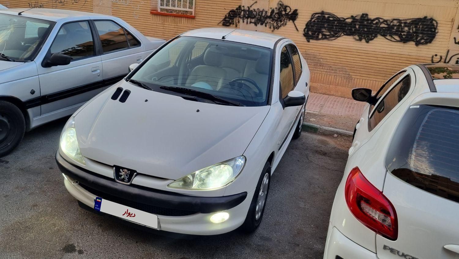 پژو ۲۰۶ صندوق دار v8 - 1389