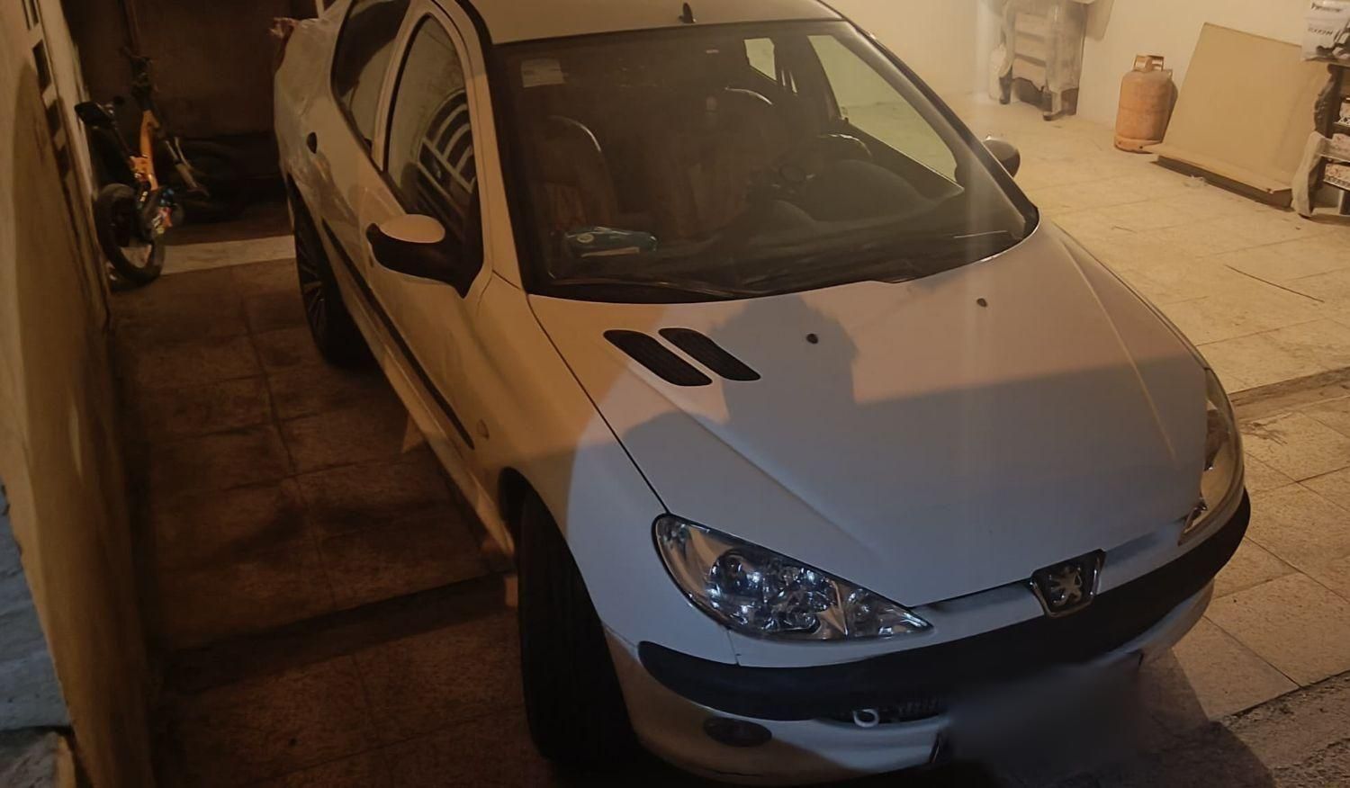 پژو ۲۰۶ صندوق دار v8 - 1394