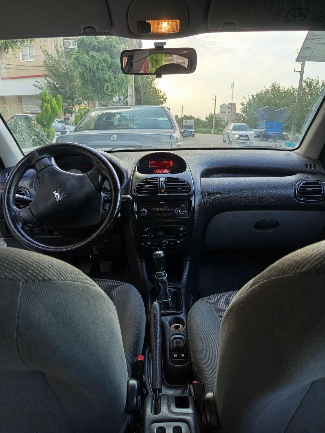 پژو ۲۰۶ صندوق دار v8 - 1396