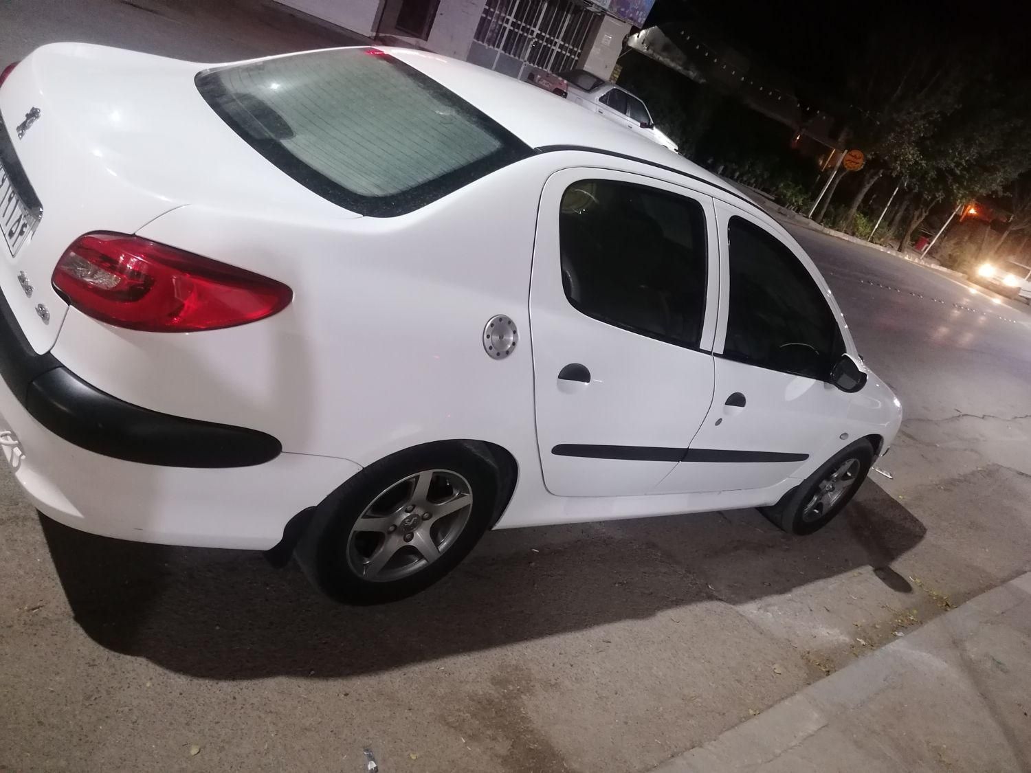 پژو ۲۰۶ صندوق دار v8 - 1399