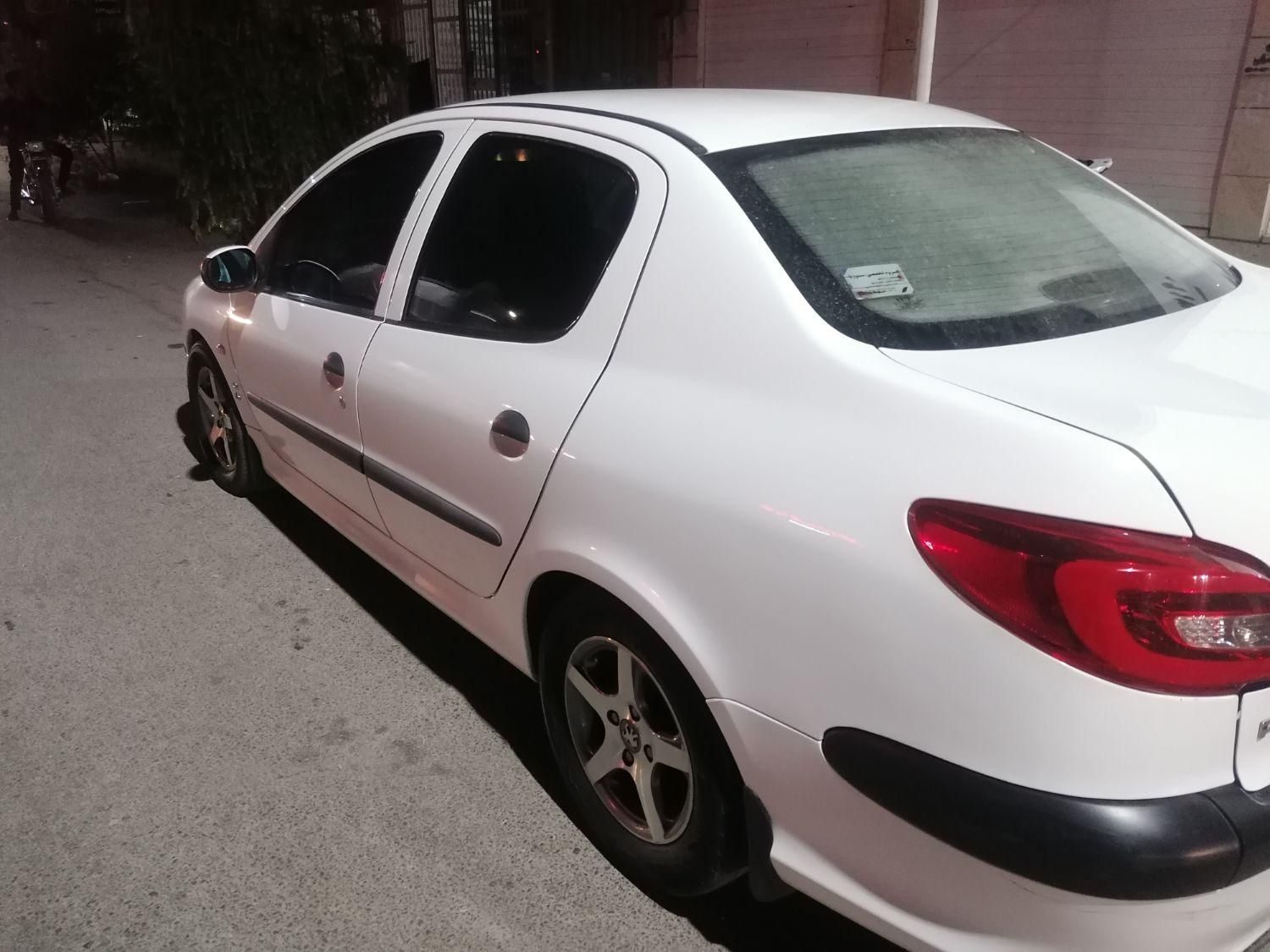 پژو ۲۰۶ صندوق دار v8 - 1399