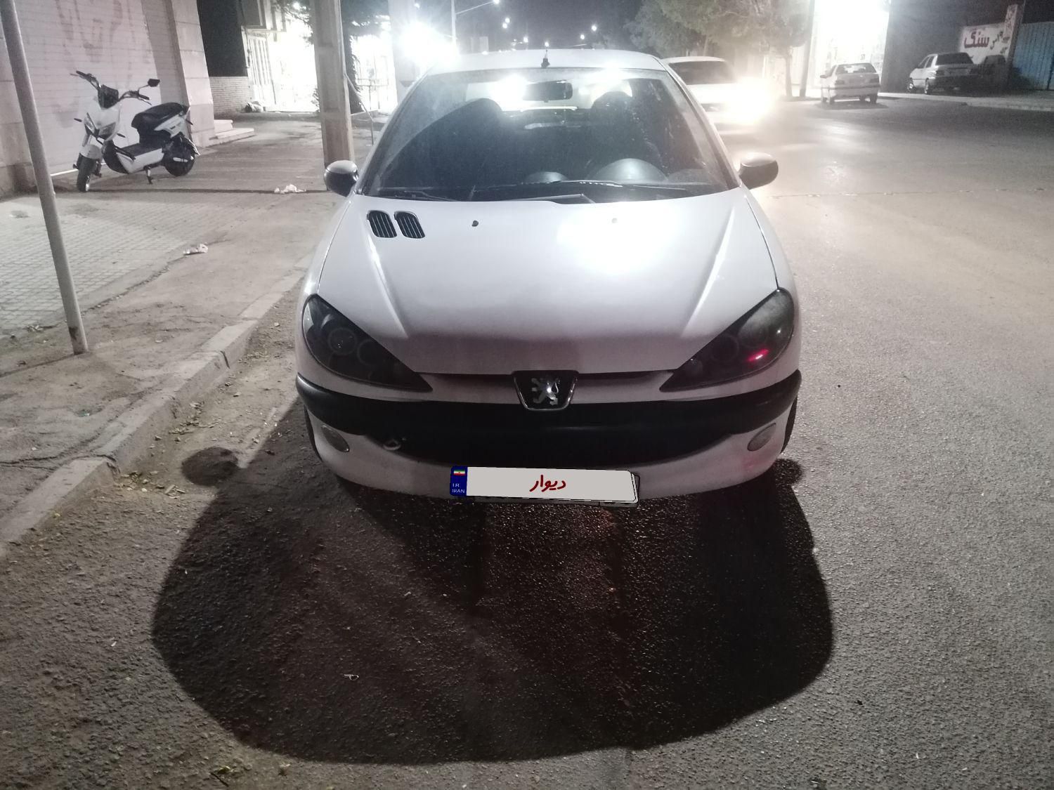 پژو ۲۰۶ صندوق دار v8 - 1399