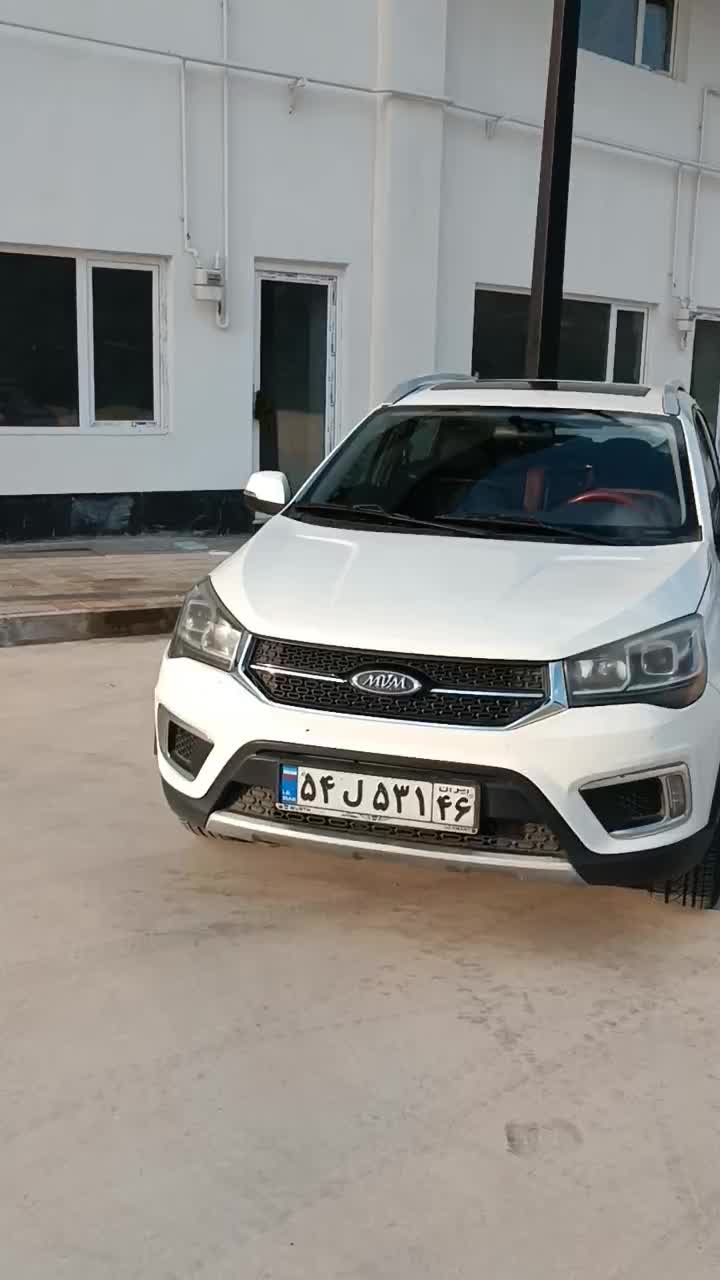 ام وی ام X22 دنده‌ای لاکچری - 1396