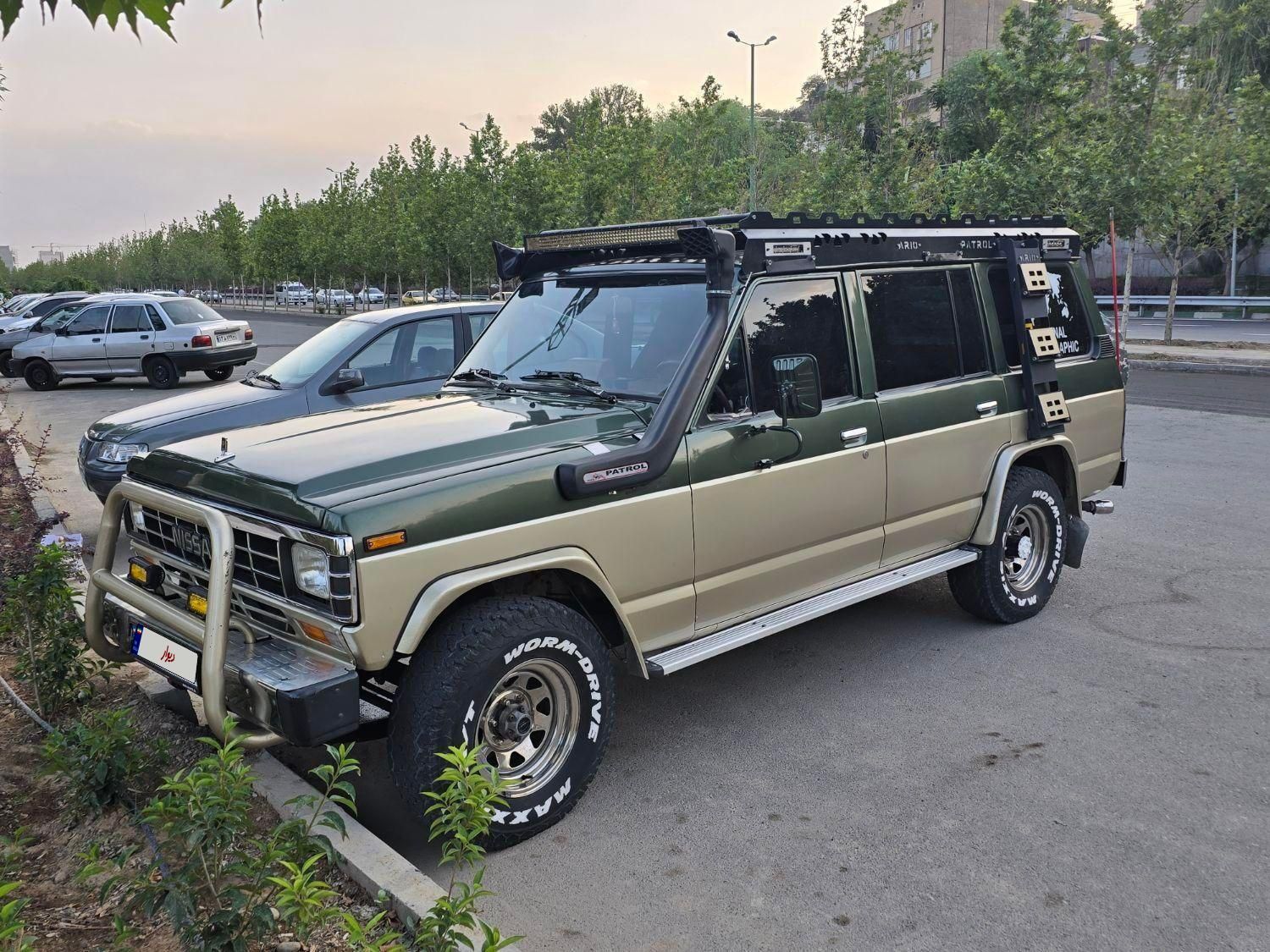 نیسان پاترول چهار درب 6 سیلندر - 1377