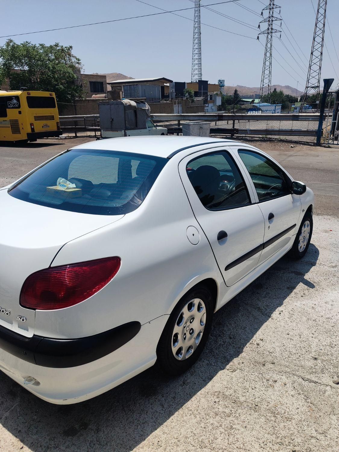 پژو ۲۰۶ صندوق دار v8 - 1399