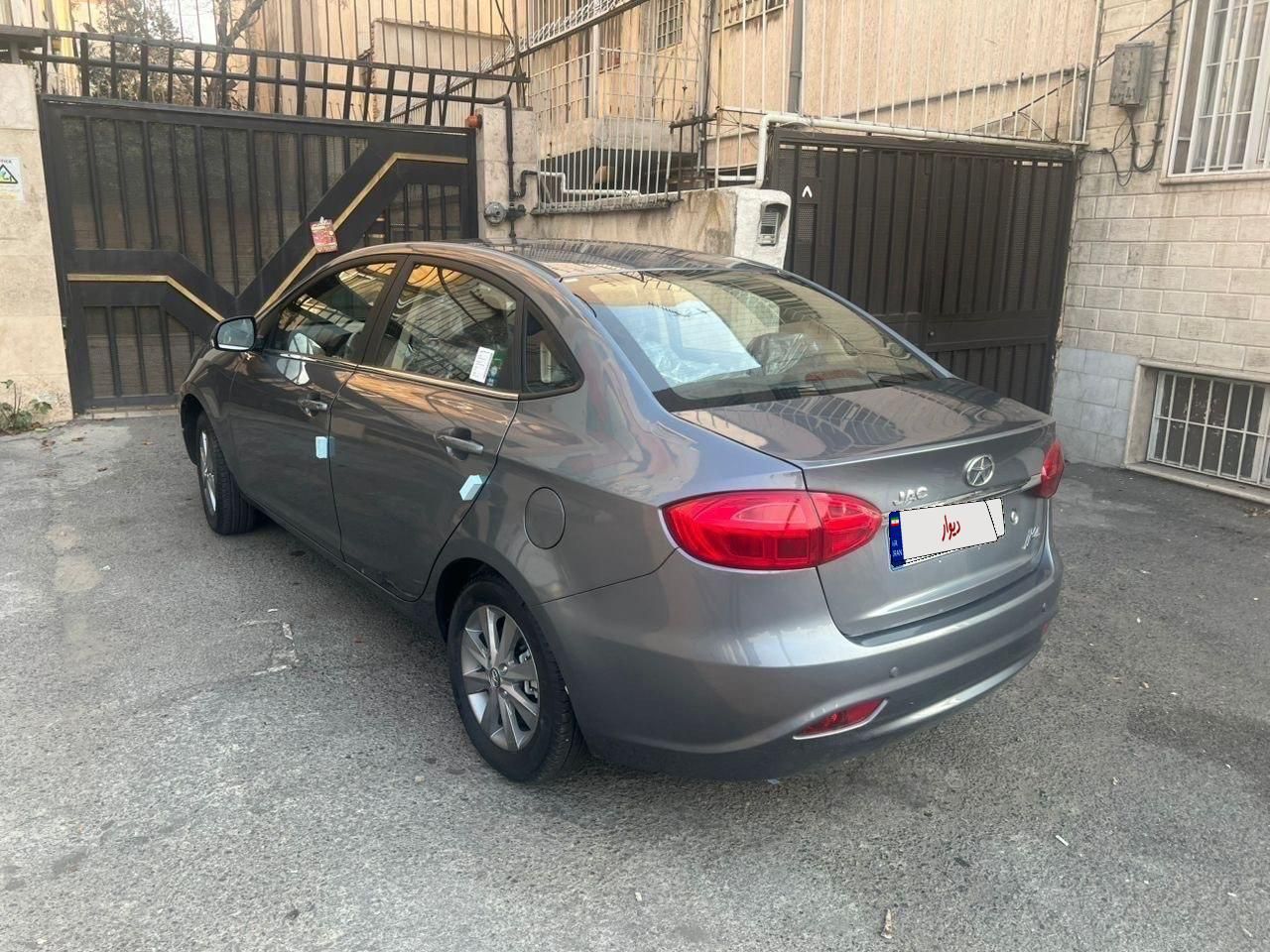 جک J4 اتوماتیک ساده - 1403