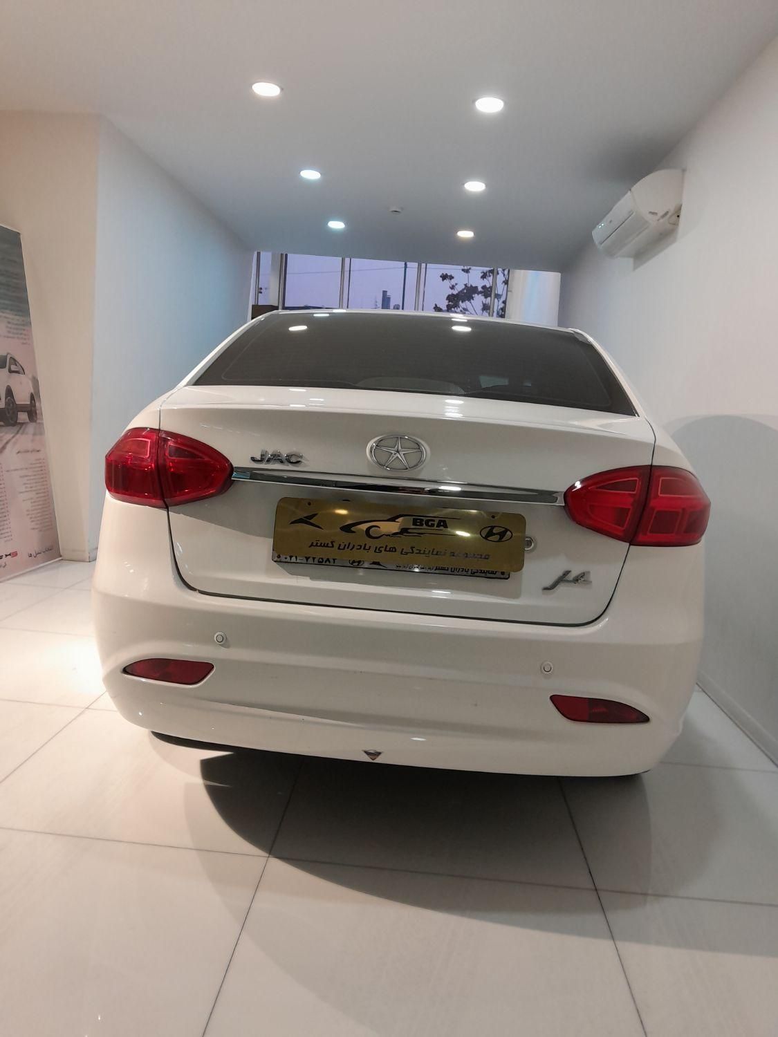 جک J4 اتوماتیک ساده - 1404