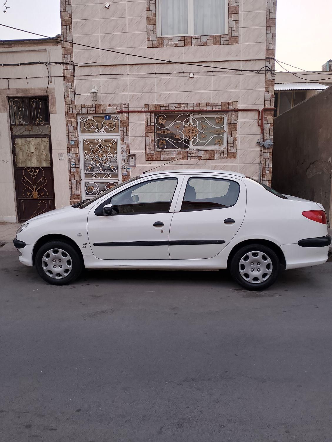 پژو ۲۰۶ صندوق دار v8 - 1399