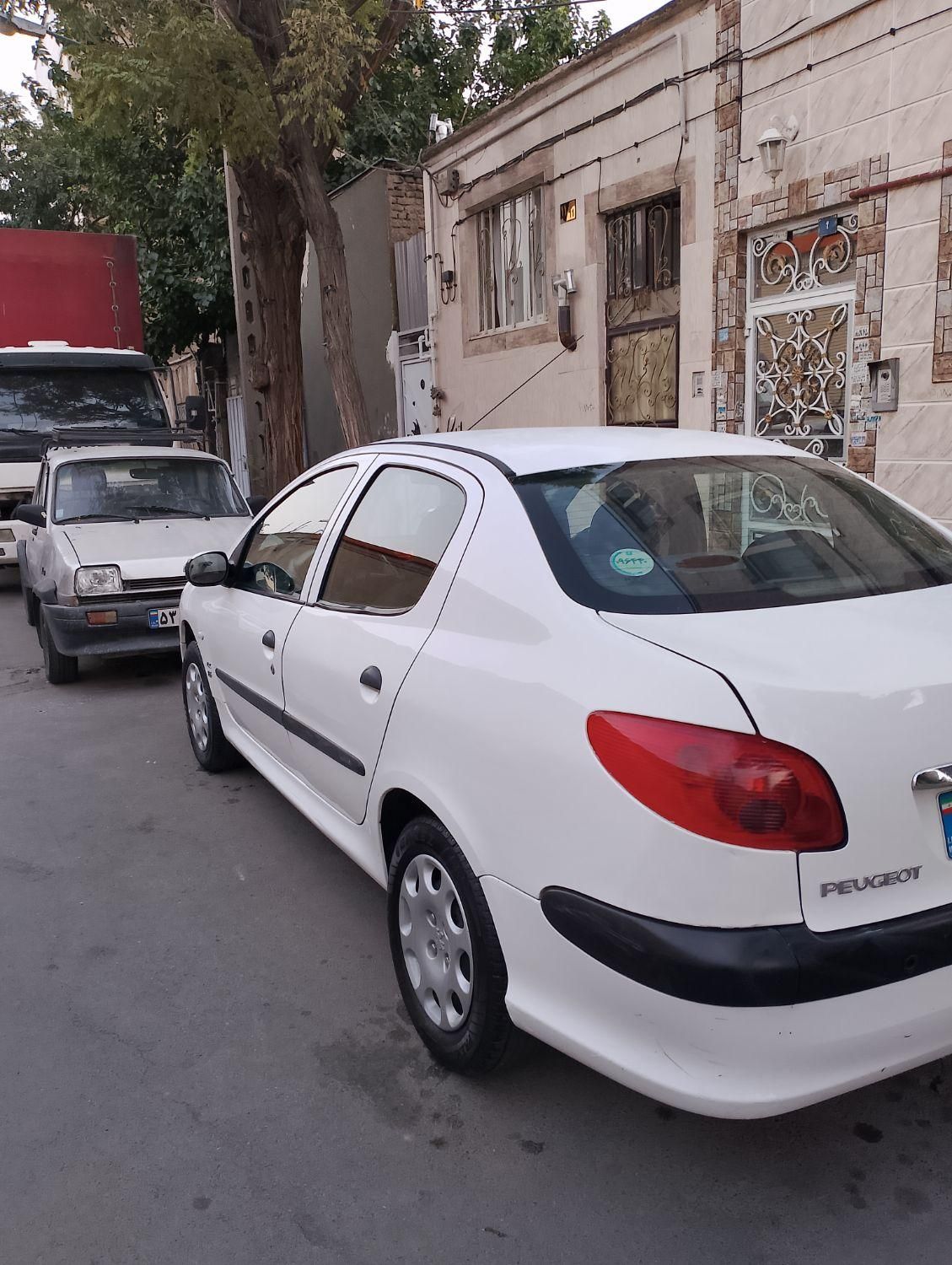 پژو ۲۰۶ صندوق دار v8 - 1399