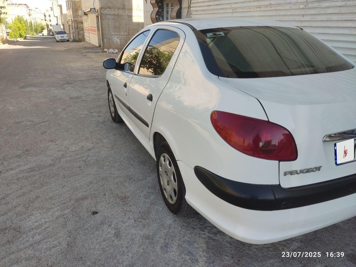 پژو ۲۰۶ صندوق دار v8 - 1389