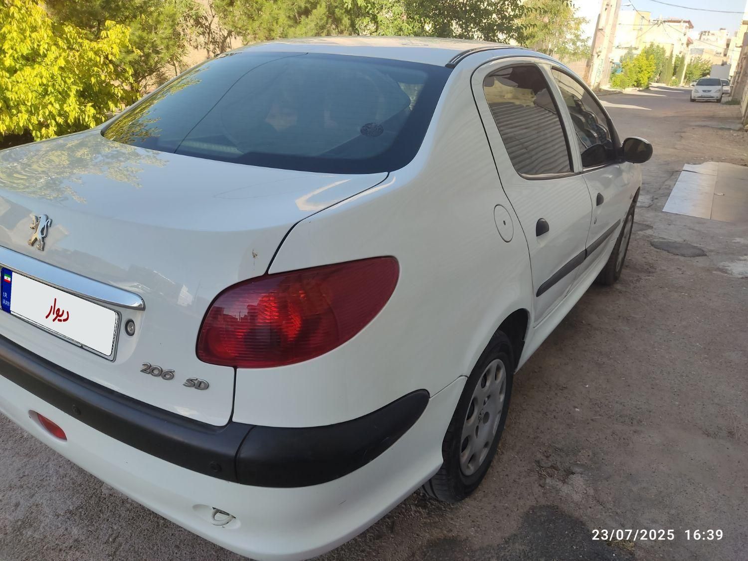 پژو ۲۰۶ صندوق دار v8 - 1389