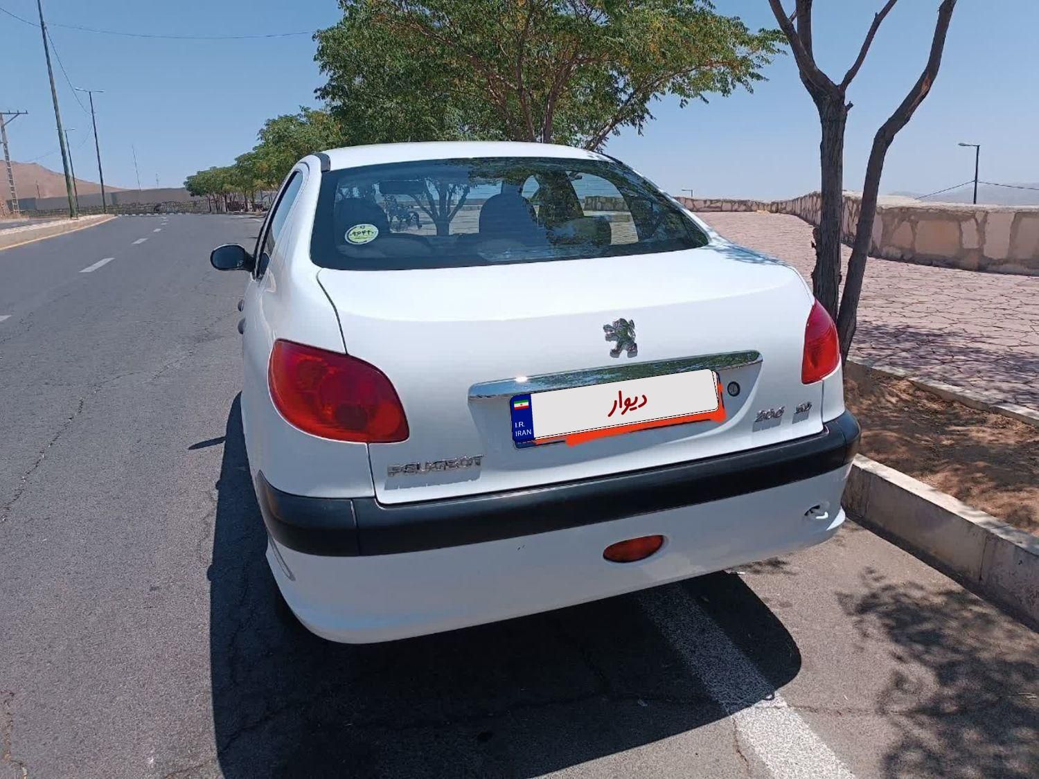 پژو ۲۰۶ صندوق دار v8 - 1398