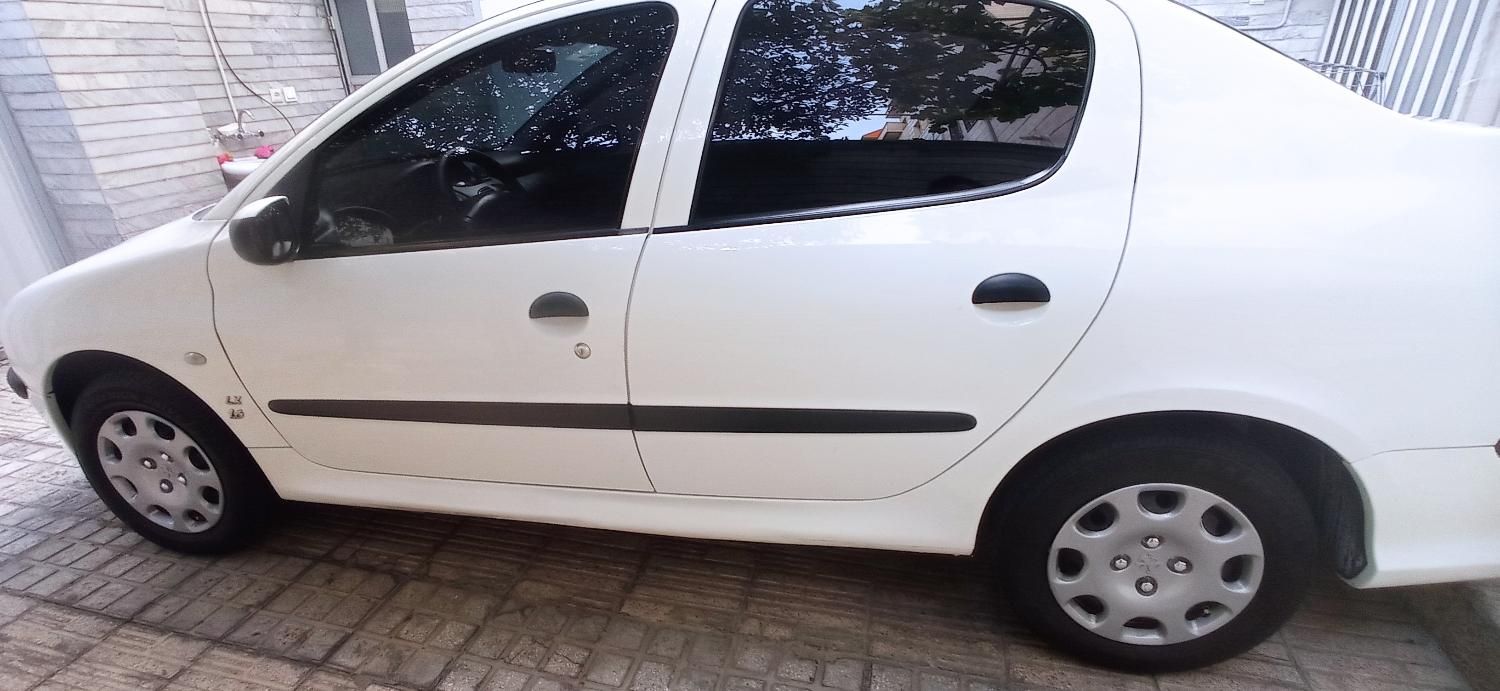 پژو ۲۰۶ صندوق دار v8 - 1395