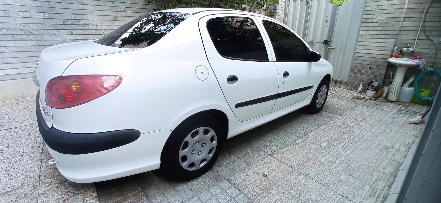 پژو ۲۰۶ صندوق دار v8 - 1395
