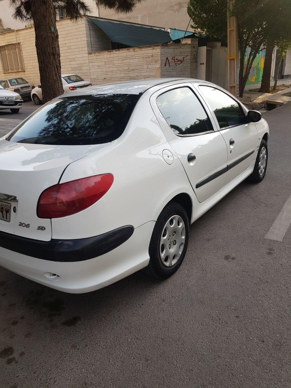 پژو ۲۰۶ صندوق دار v8 - 1389