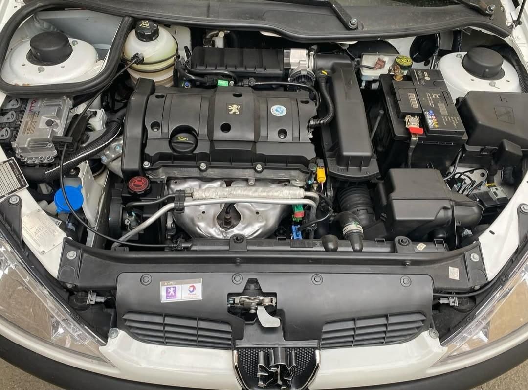 پژو ۲۰۶ صندوق دار v8 - 1390