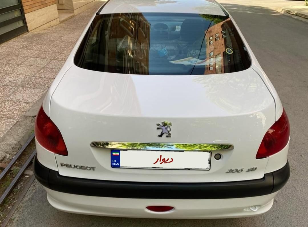 پژو ۲۰۶ صندوق دار v8 - 1390