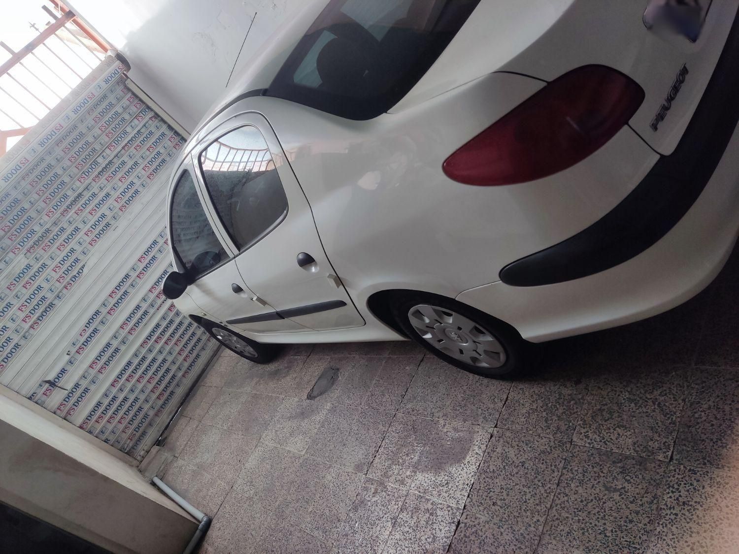 پژو ۲۰۶ صندوق دار v8 - 1393