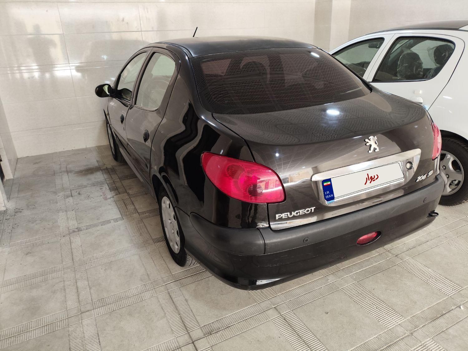 پژو ۲۰۶ صندوق دار v8 - 1393