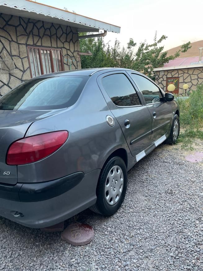پژو ۲۰۶ صندوق دار v8 - 1390