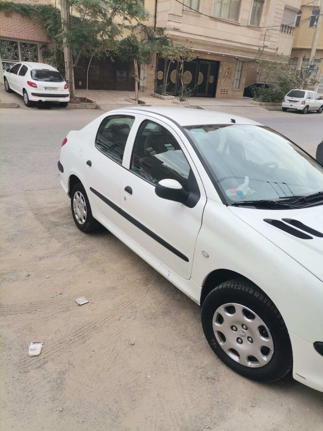 پژو ۲۰۶ صندوق دار v8 - 1396
