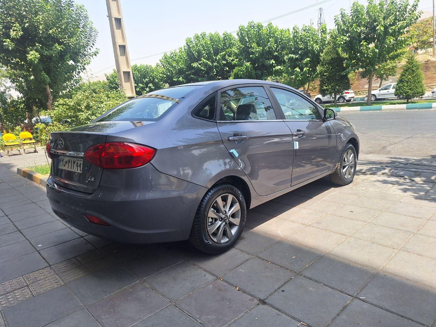 جک J4 اتوماتیک ساده - 1404