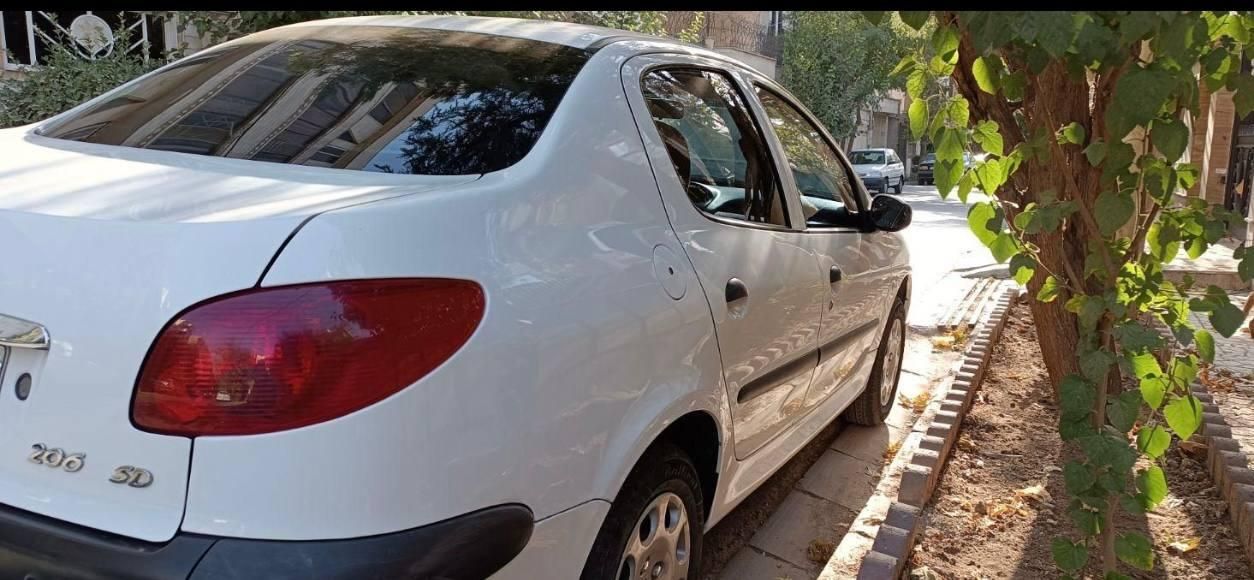 پژو ۲۰۶ صندوق دار v8 - 1393