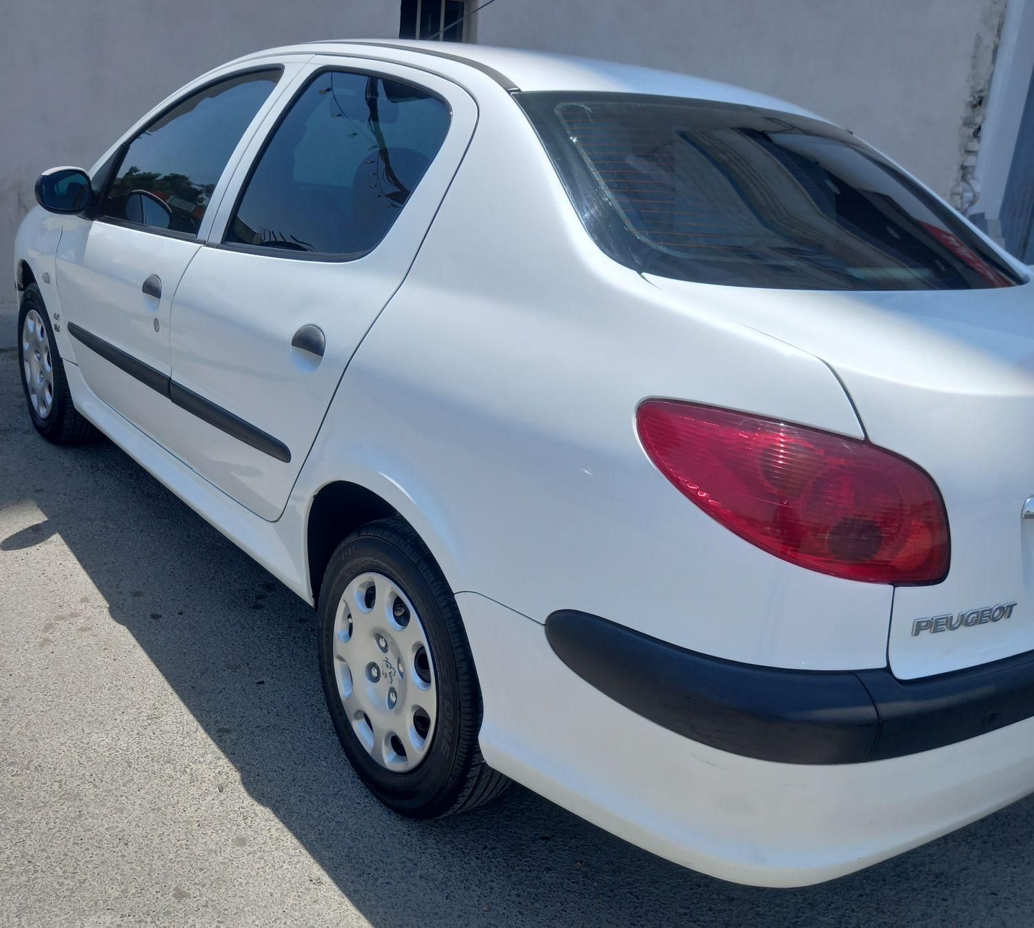 پژو ۲۰۶ صندوق دار v8 - 1397