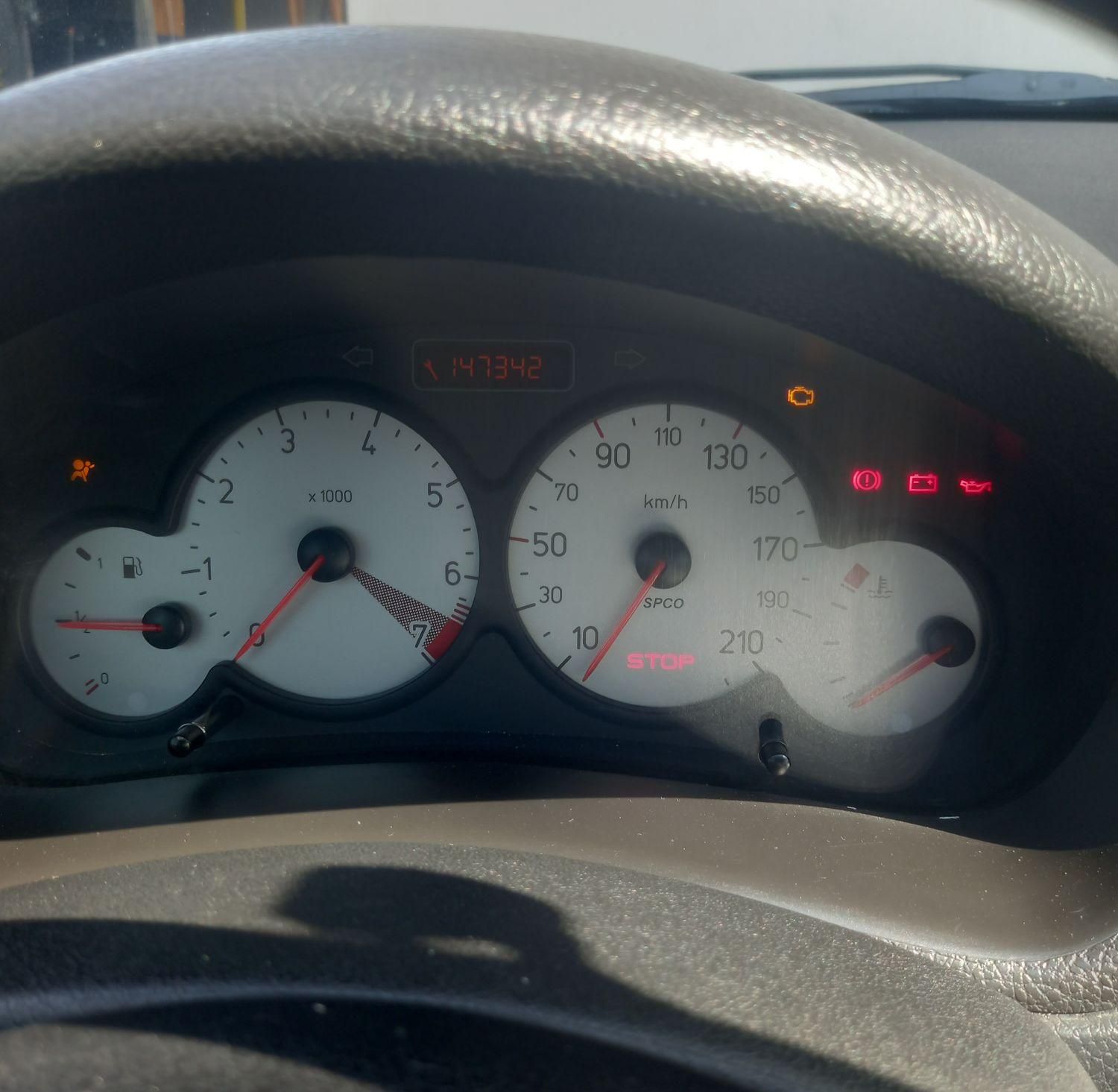 پژو ۲۰۶ صندوق دار v8 - 1397