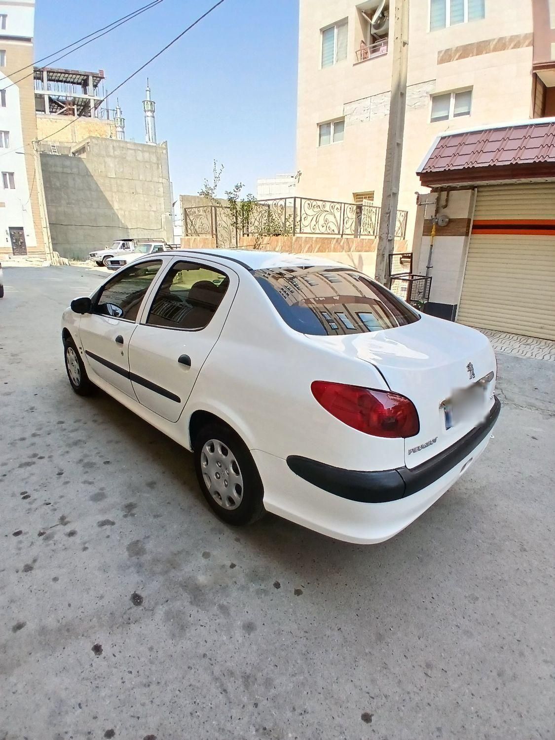 پژو ۲۰۶ صندوق دار v8 - 1391