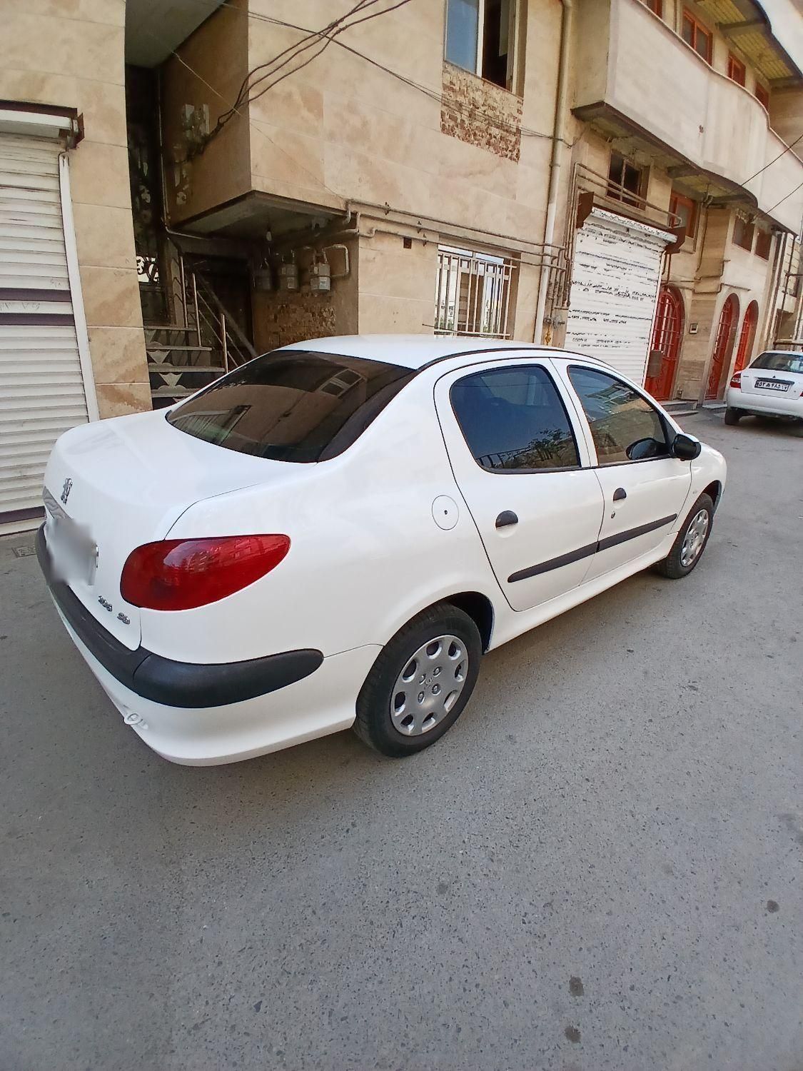 پژو ۲۰۶ صندوق دار v8 - 1391