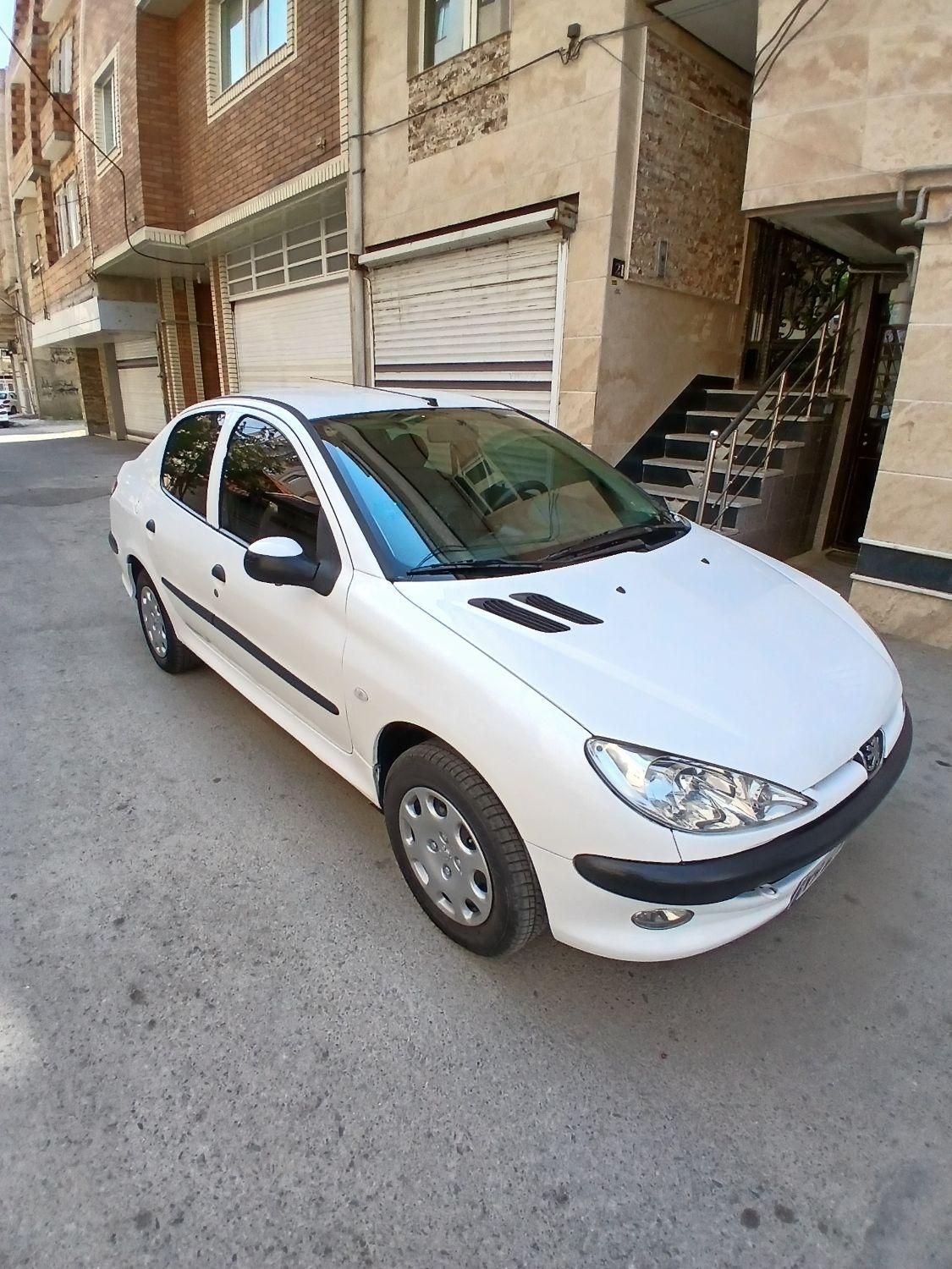 پژو ۲۰۶ صندوق دار v8 - 1391