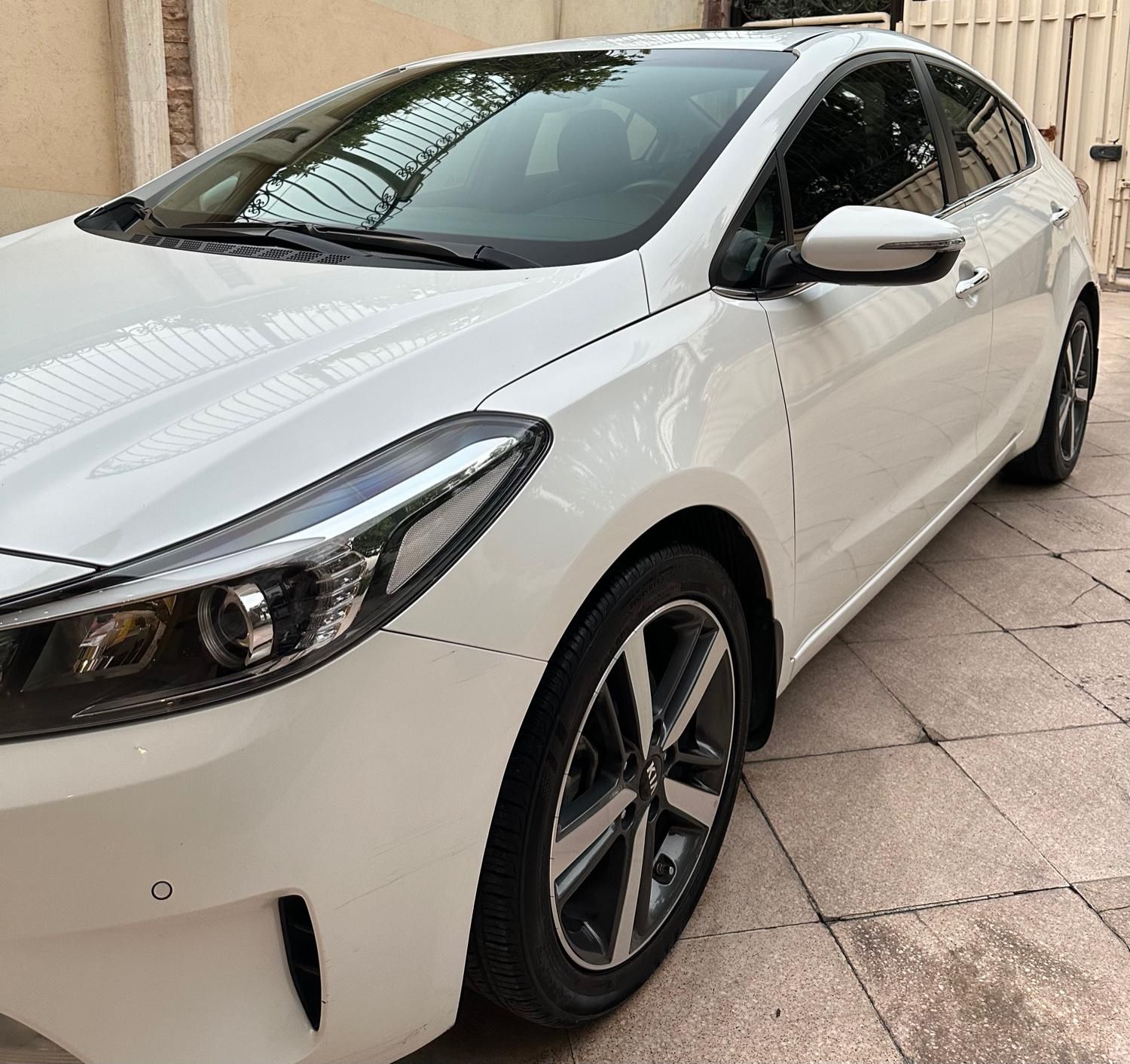 کیا سراتو 2.0 لیتر اتوماتیک GT لاین - 2017