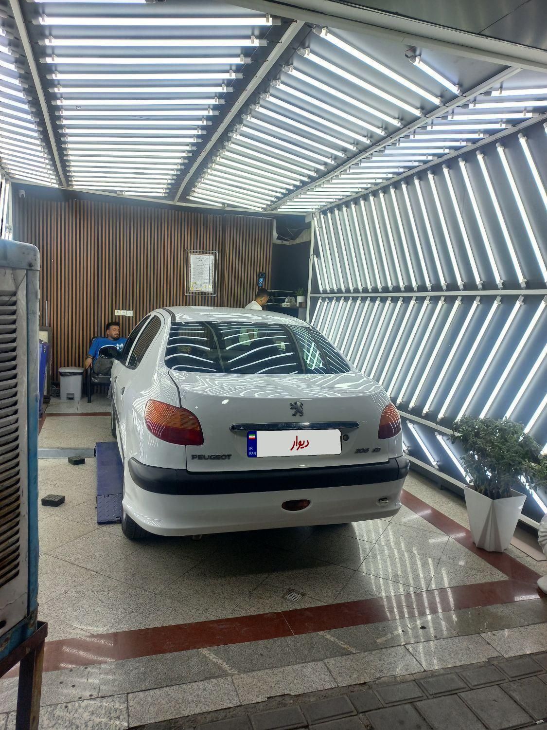 پژو ۲۰۶ صندوق دار v8 - 1390