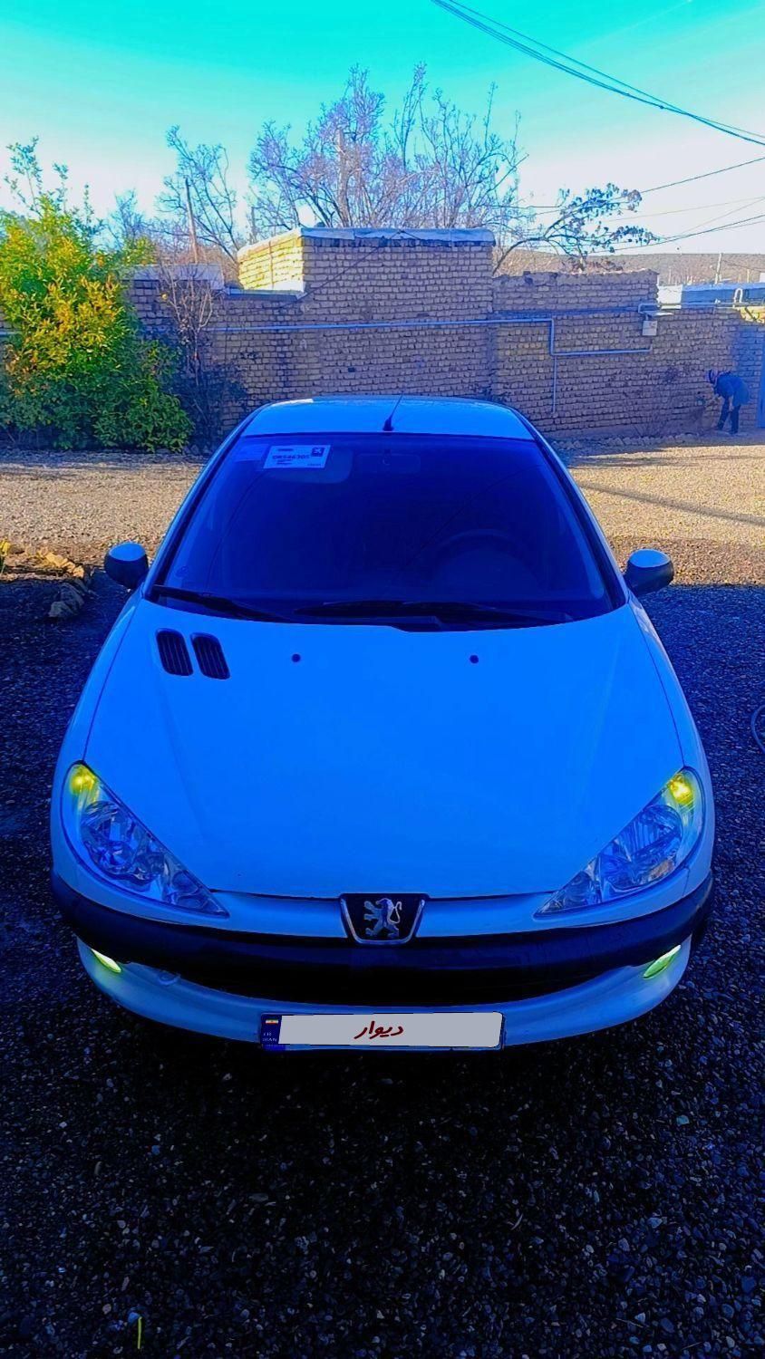 پژو ۲۰۶ صندوق دار v8 - 1392