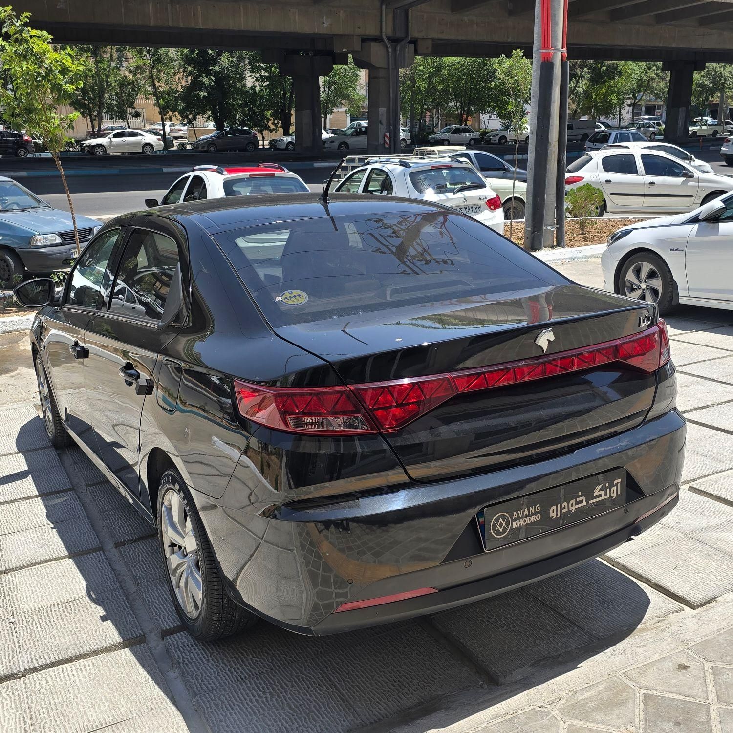 سمند LX XU7 - 1402